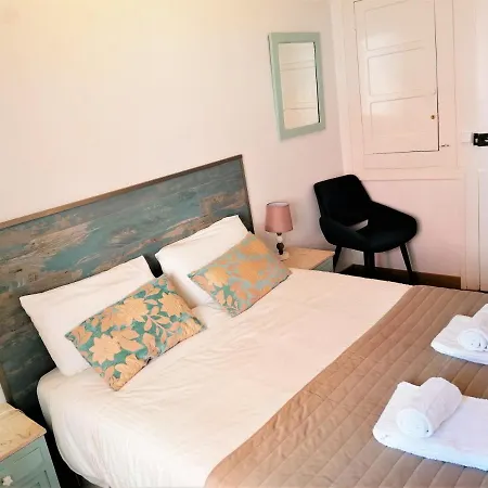 In The Castle Of S Jorge דירה ליסבון